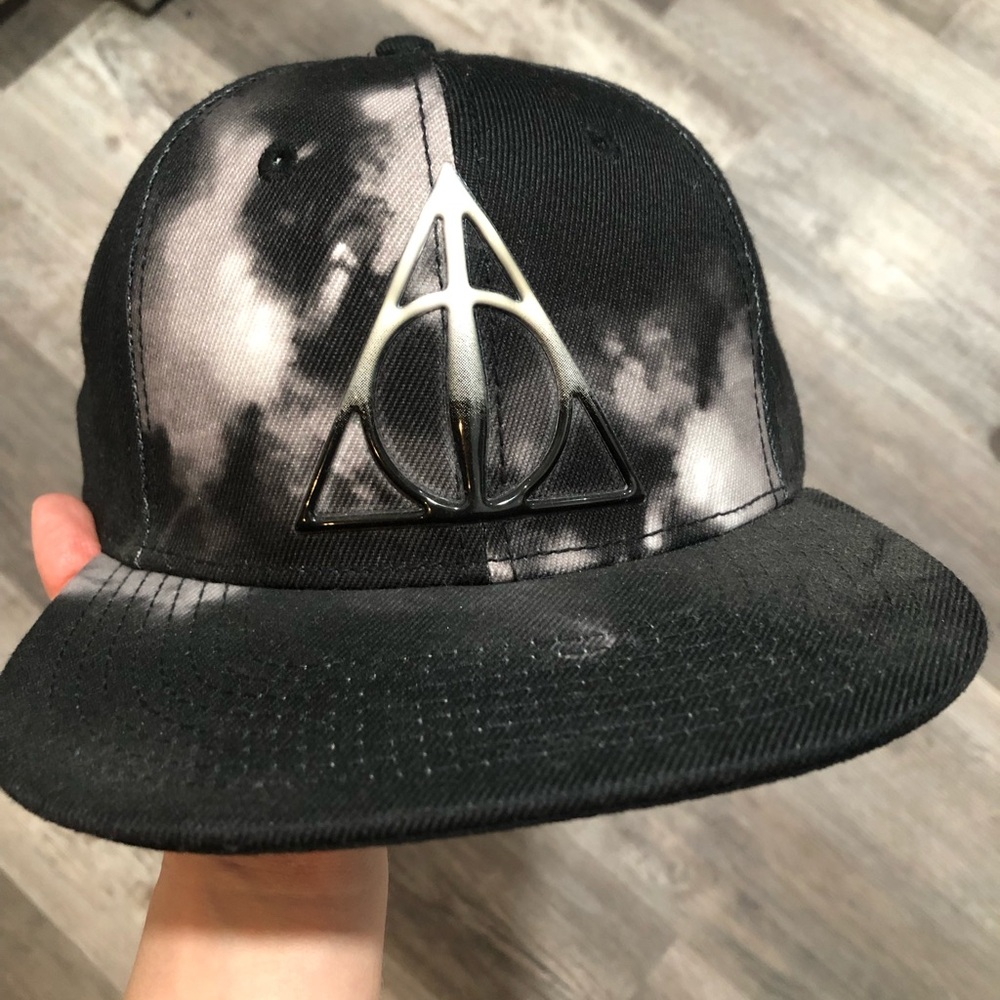 Harry Potter and the Deathly Hallows SnapBack hat cap NWOT One size!